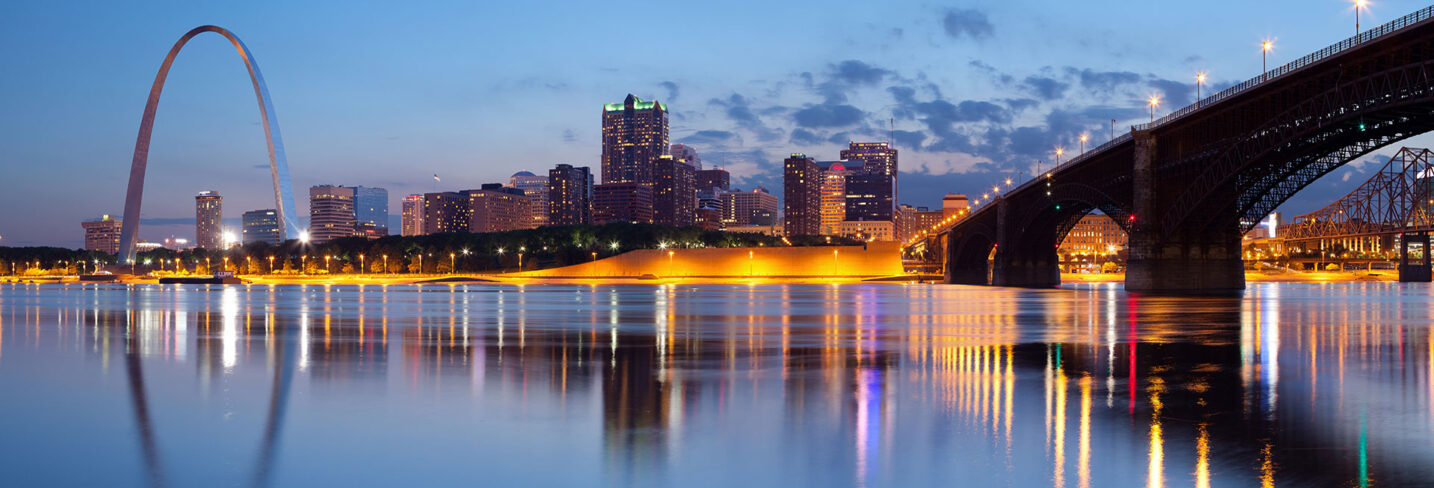 St. Louis Missouri Skyline with Archway to the West